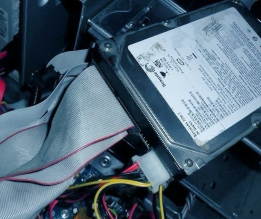 Win10電腦開機就黑屏無法進入到電腦系統怎么辦？